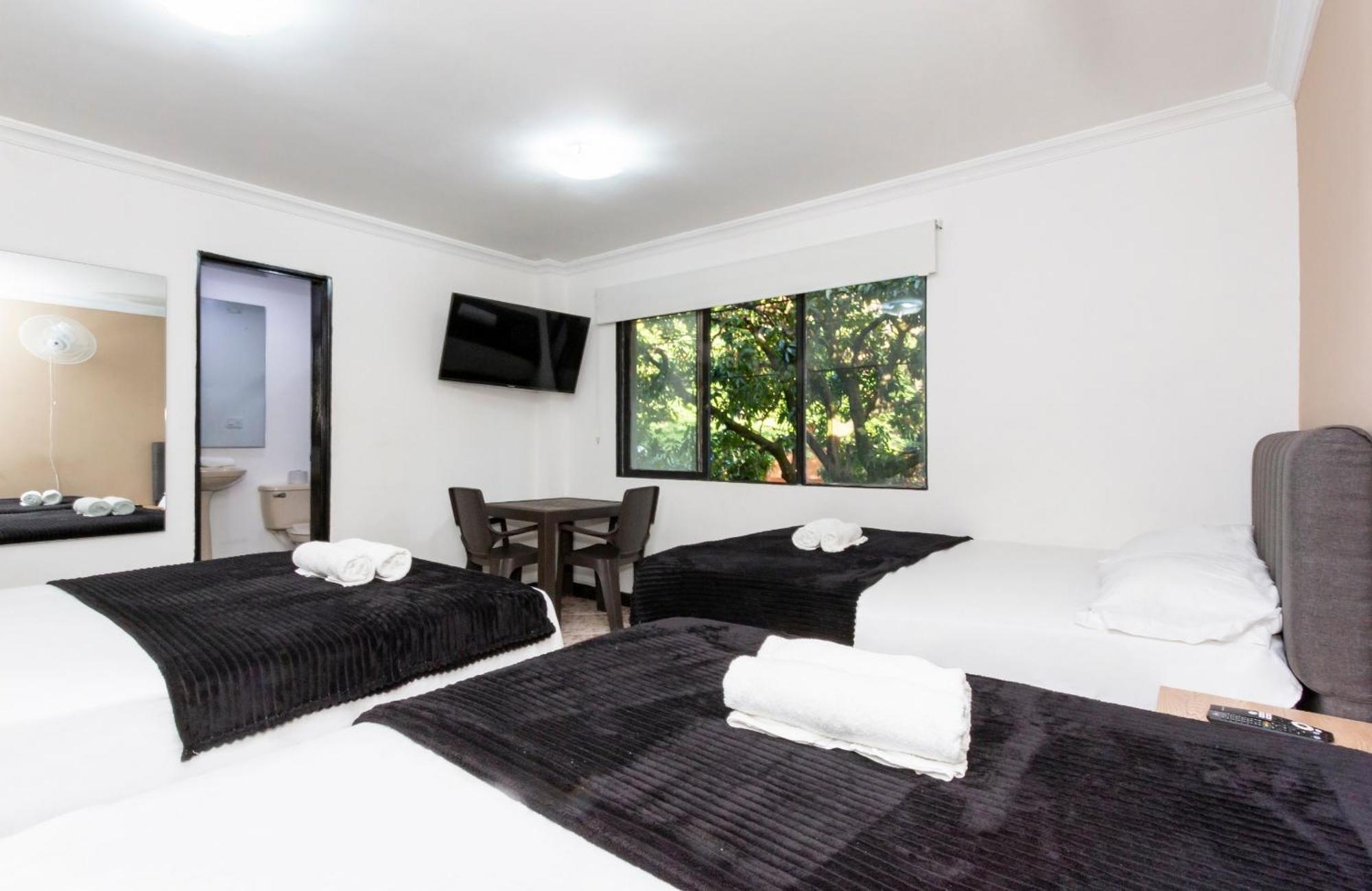 Hotel De Leon Estadio Medellín Zewnętrze zdjęcie
