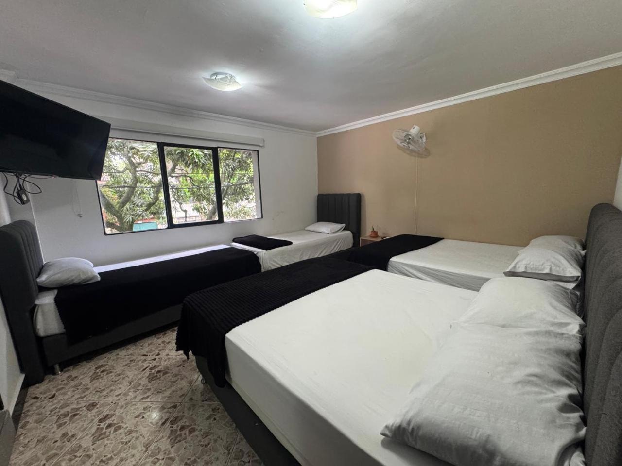 Hotel De Leon Estadio Medellín Zewnętrze zdjęcie